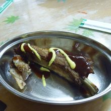 ビールについて来たスペアリブ