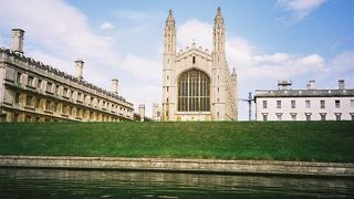 絵葉書のような写真はケム川から撮れる