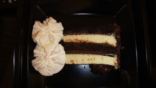 すごい混んでいたので、ケーキだけテイクアウト