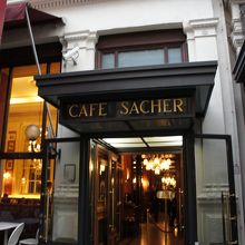 入り口のようす