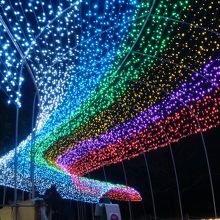 虹のトンネルもあります。