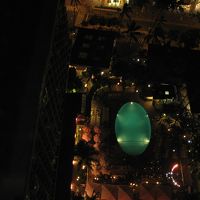 夜のプール周辺