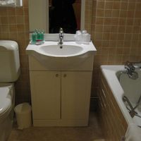 シャワー浴びるのはちょっと大変。