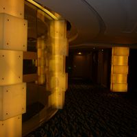 客室廊下　真ん中は吹き抜け