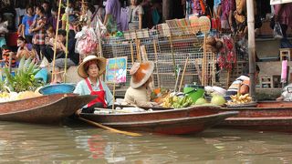 ダムヌン・サドゥアク水上マーケット