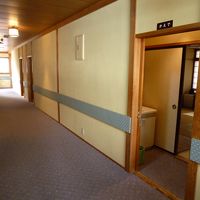 客室前から廊下。