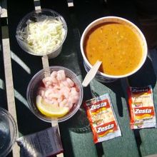 テイクアウトしたサーモンチャウダーです