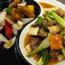 豚の甘酢あんかけと牛肉と季節の野菜炒め 