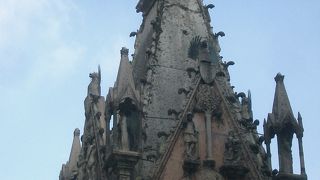 スカラ家の廟です。スカラ座ではありません。