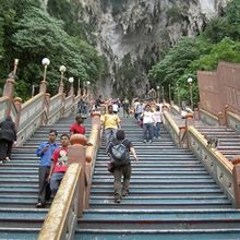 みんなゼーハーいいながら登ってます