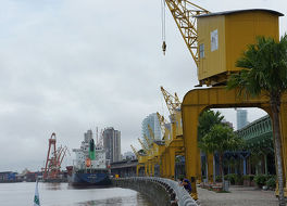 エスタサン ダス ドッカス