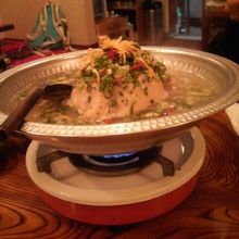 これが名物参鶏湯。