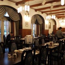 プラハのカフェをモチーフにデザインされたレストラン