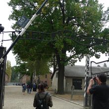 アウシュヴィッツの入口