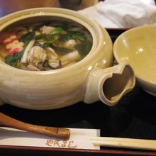 大きな急須にうどんが