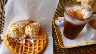 ねこのいるワッフルのお店