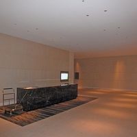 エントランス，26階にレセプション