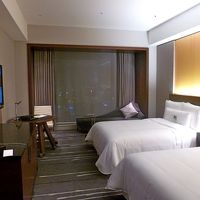 部屋はツインのシングルユーズ．広くて良かった．