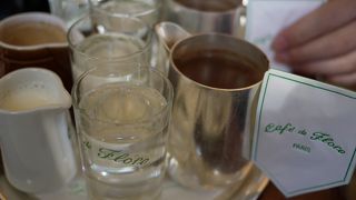 フランスの老舗カフェ