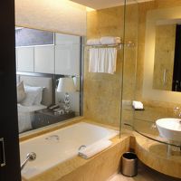 寝室から見える浴槽