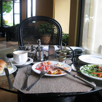 クラブフロアで豊富なバイキング形式の朝食（無料）