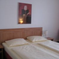 お部屋は広く清潔