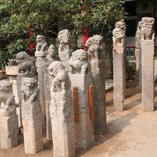 馬をつないで置く杭