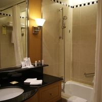 シャワールームも広いけど、床がちょっと浸水･･･。