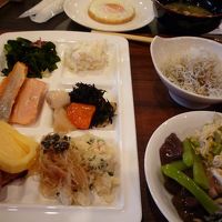 朝食です。ほんの一部です。