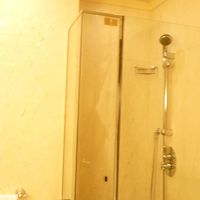 シャワーが別についていました。