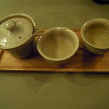 ウェルカムのお茶です。　施術後もお茶がでます。