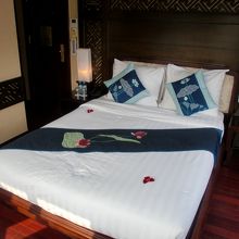 部屋は船のエンジン音も揺れのなくとても快適。