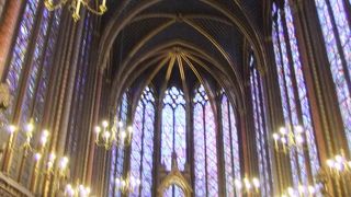 ステンドグラスがきれい！！