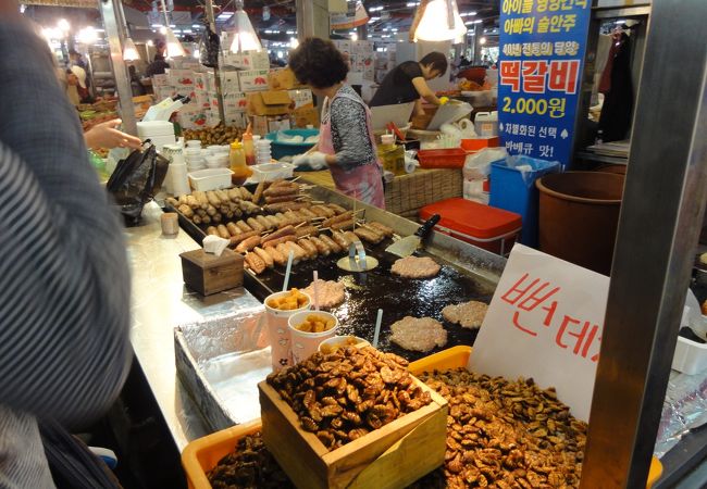 東門市場より活気のある市場