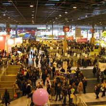 パビリオン１　人と動物で熱気ムンムン！