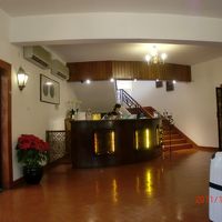 落ち着いた雰囲気のフロントでした。