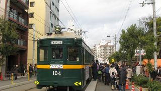 住吉大社の前にある路面電車の停留所です。