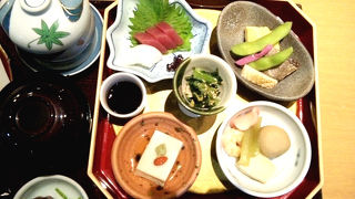 近鉄奈良駅近くの日本料理店