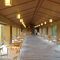 ホテルから湯あみの島への通路