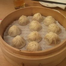 もはや説明不要の小籠包