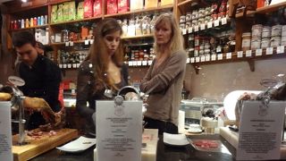 パリのおみやげはソーテルヌチョコ。絶品のハモン・イベリコ・べジョータはイートインやテイクアウトで。