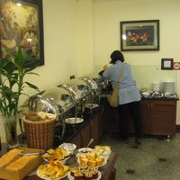 朝食です。フォー、お粥があいました。