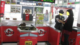 駅舎は趣がありますね