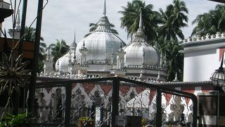 駅からすぐです。