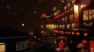 温かい服装で、雨具は傘より合羽がおすすめ