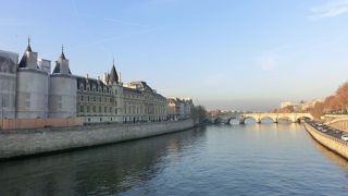 コンシェルジェリと一緒にどうぞ、