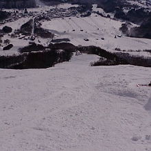 馬の背より鐘の鳴る丘ゲレンデを望む