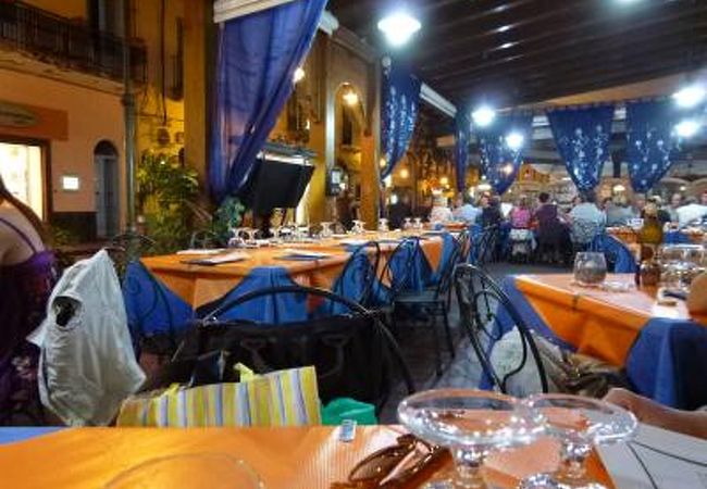 リパリのヴィットリオエマヌエーレ通りではオススメのレストラン「RISTRANTE RITROVO」♪ 