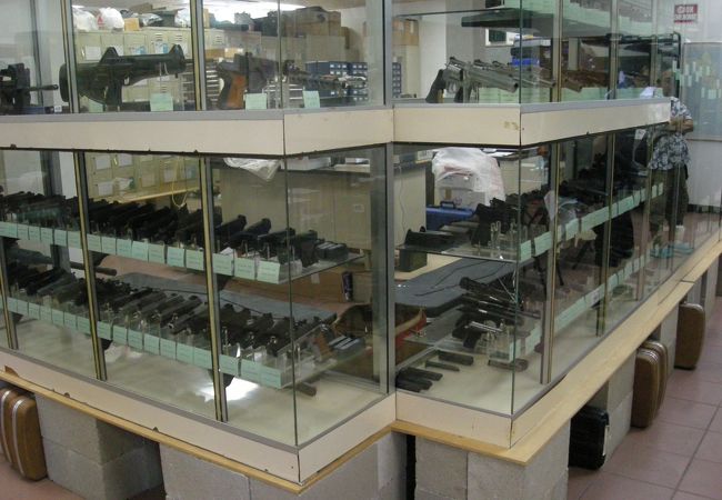 世界中の銃器が陳列してあります。２００種類以上あるそうです。