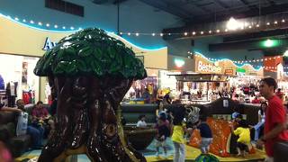 子供が遊ぶところありました。